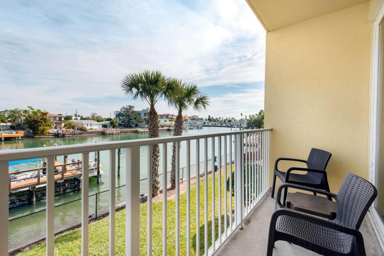 Treasure Island Hotel And Marina St. Pete Beach Buitenkant foto