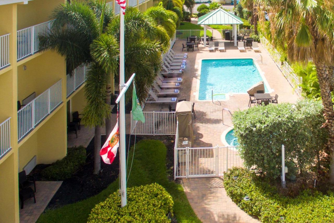 Treasure Island Hotel And Marina St. Pete Beach Buitenkant foto
