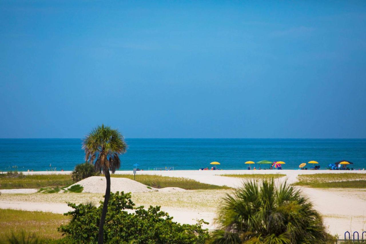 Treasure Island Hotel And Marina St. Pete Beach Buitenkant foto